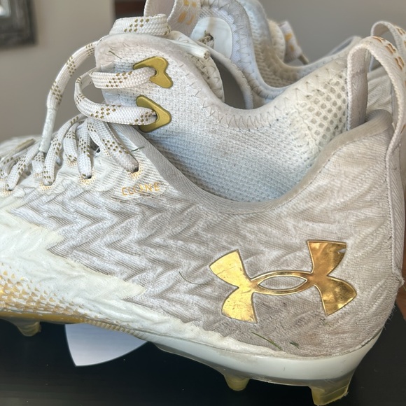 Under Armour football cleats. Used size men’s 9 - Picture 4 of 8